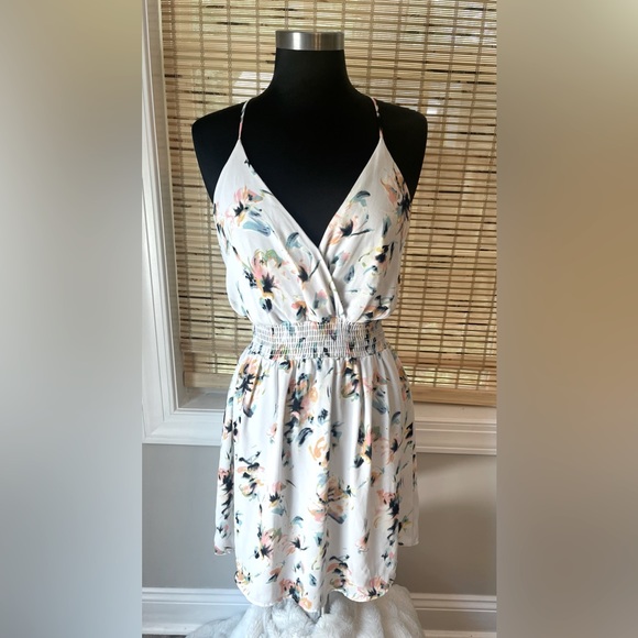 Lush Dress - Picture 2 of 4